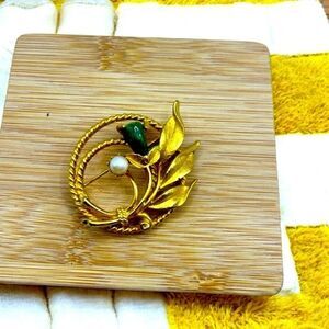 SARAH COVENTRY JADE GARDEN BROOCH